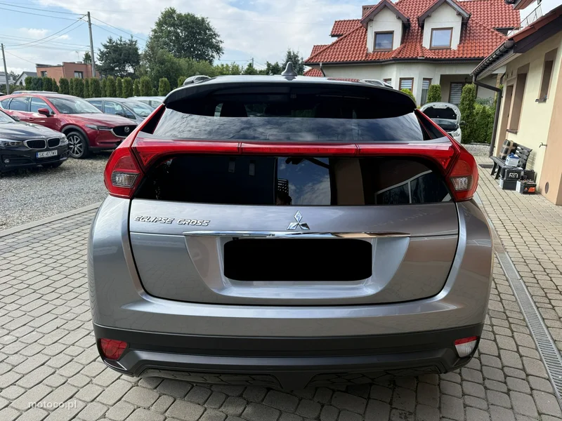 Mitsubishi Eclipse Cross 8