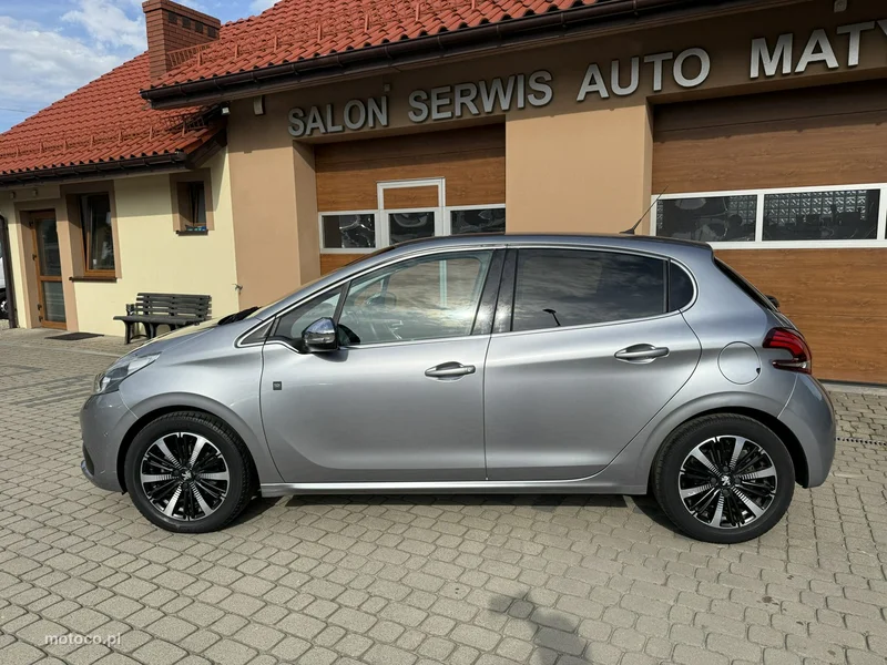 Peugeot 208 11