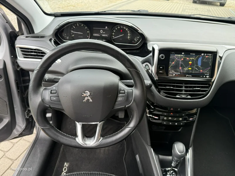 Peugeot 208 15