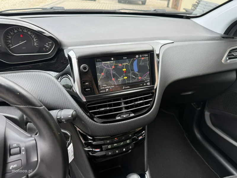 Peugeot 208 21