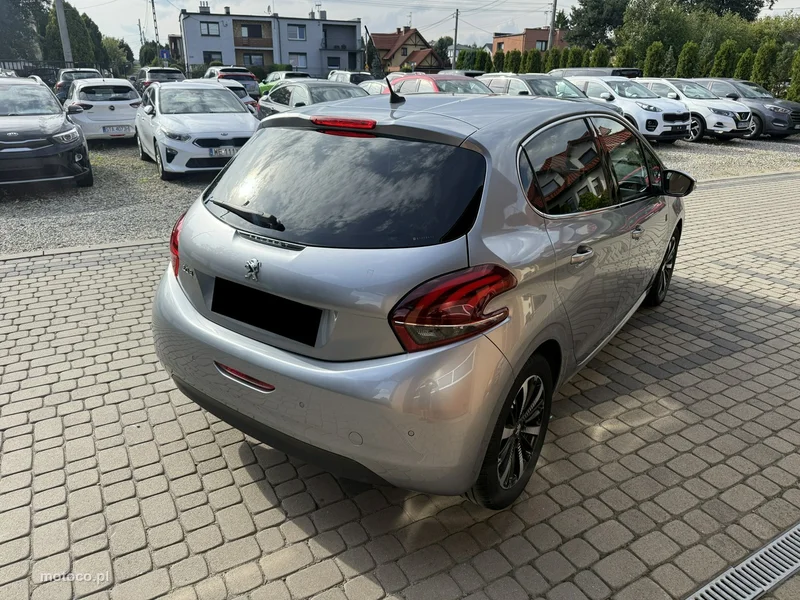 Peugeot 208 7