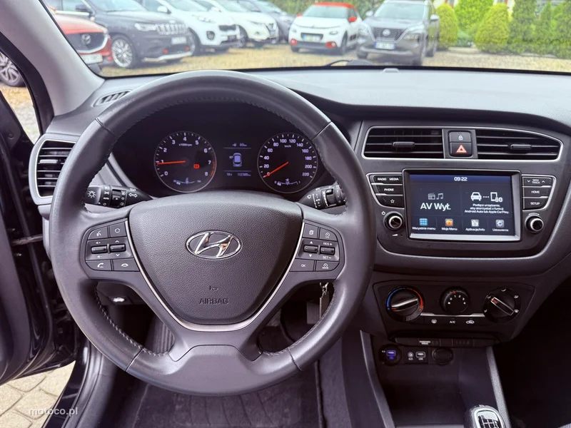 Hyundai i20 15