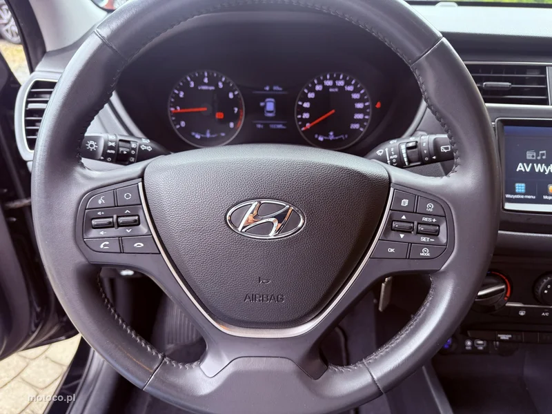 Hyundai i20 16