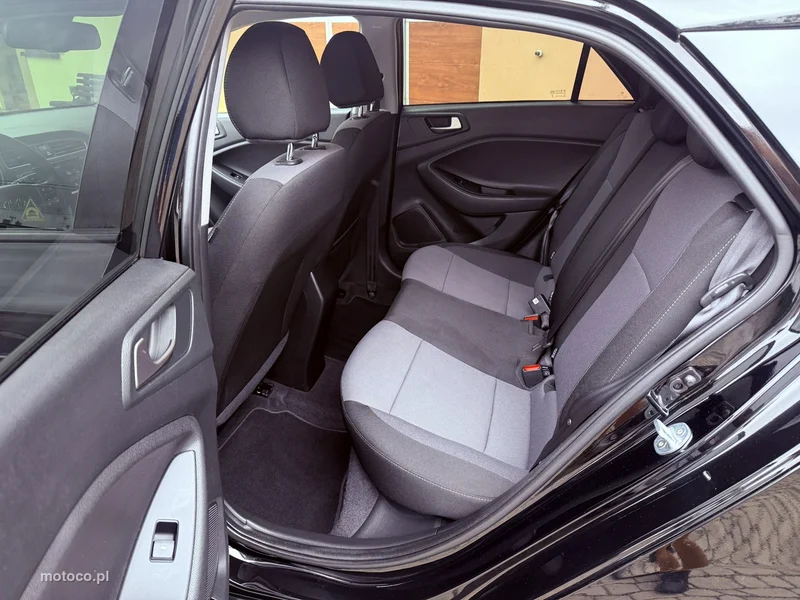 Hyundai i20 25