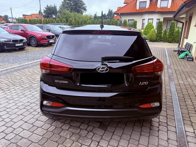 Hyundai i20 8