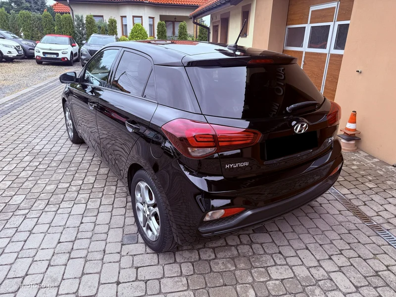 Hyundai i20 9