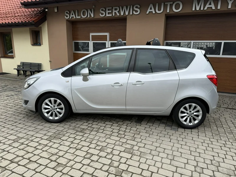 Opel Meriva B 11