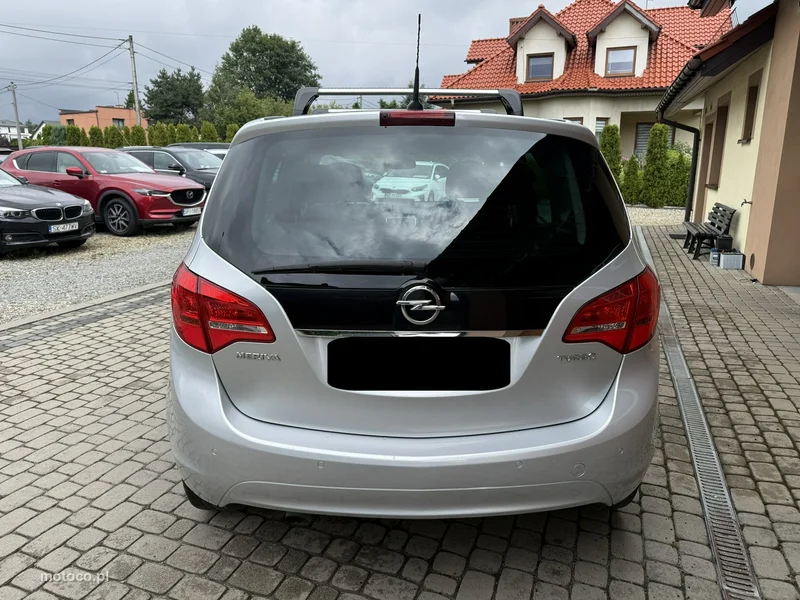 Opel Meriva B 8