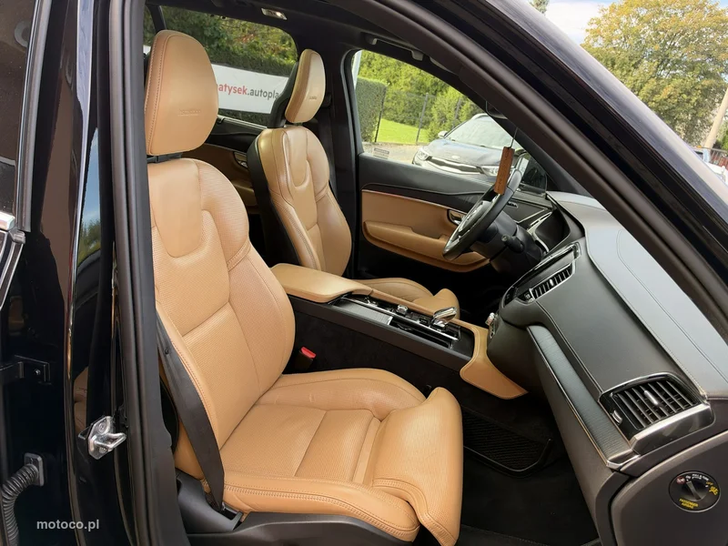 Volvo XC 90 22