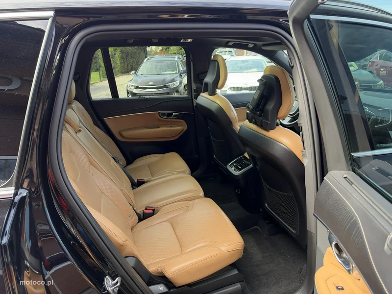 Volvo XC 90 25