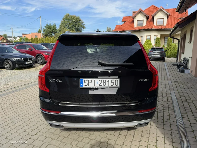 Volvo XC 90 8