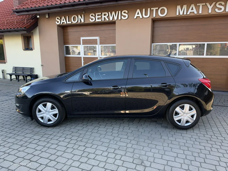 Opel Astra J 11