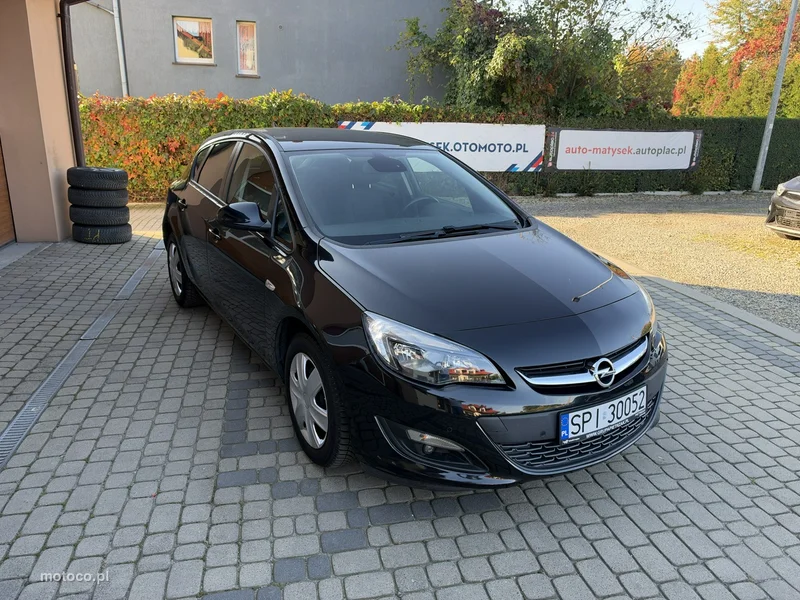 Opel Astra J 3