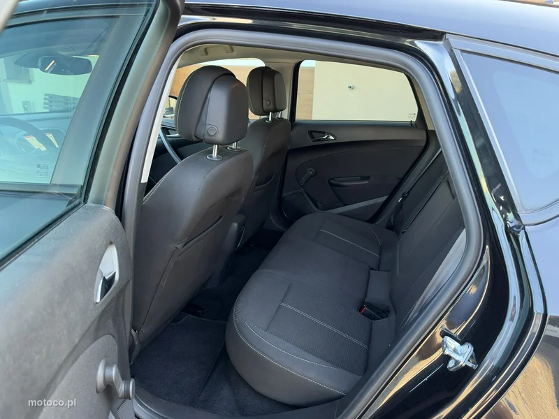 Opel Astra J 22