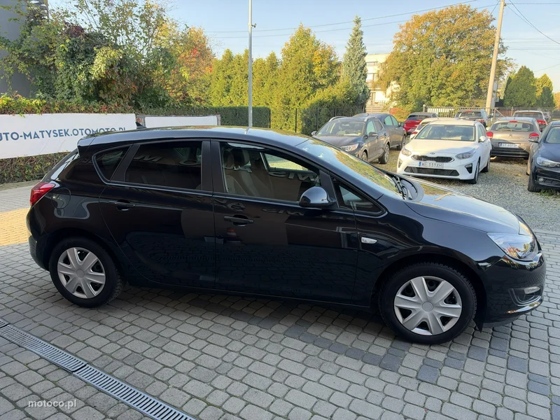 Opel Astra J 5