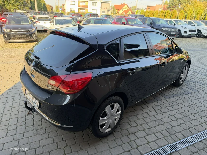 Opel Astra J 6