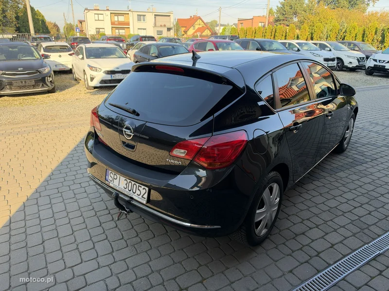Opel Astra J 7
