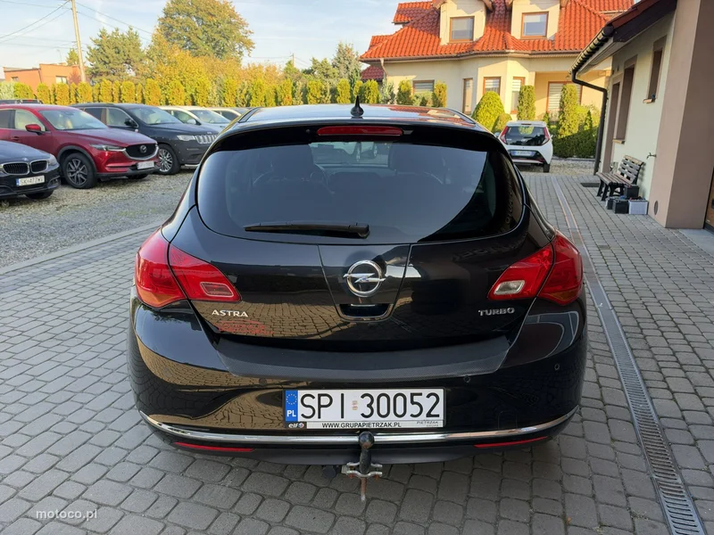 Opel Astra J 8