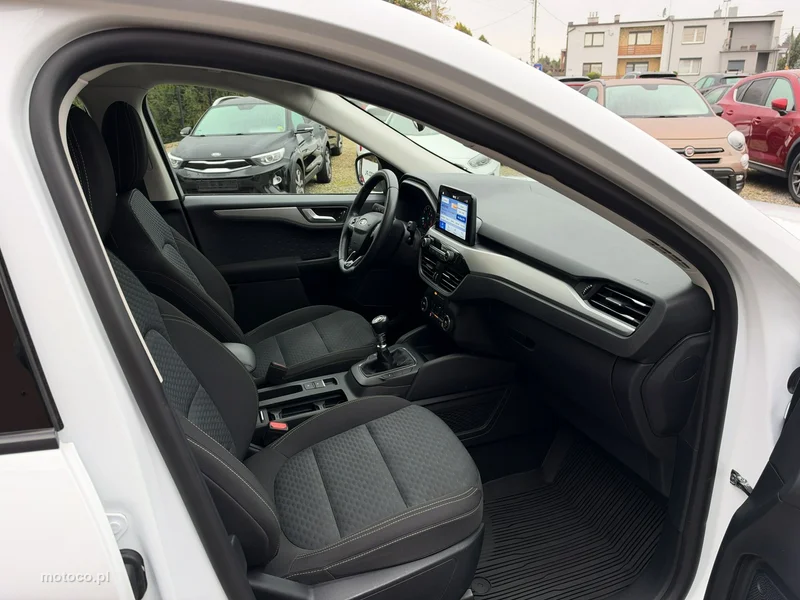 Ford Kuga III 23