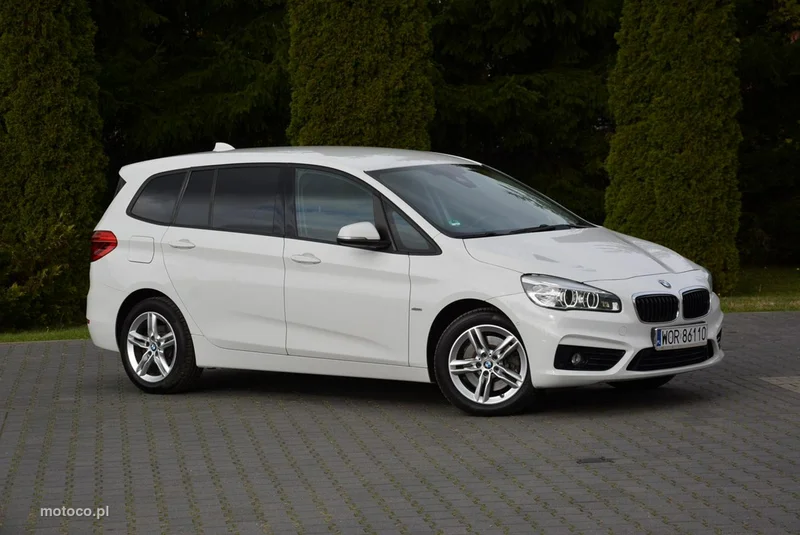 BMW Seria 2 F45 220 11