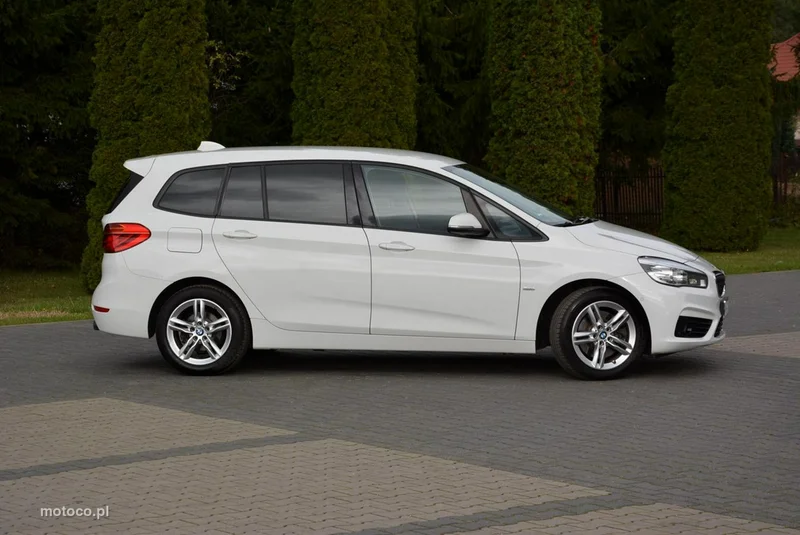 BMW Seria 2 F45 220 12