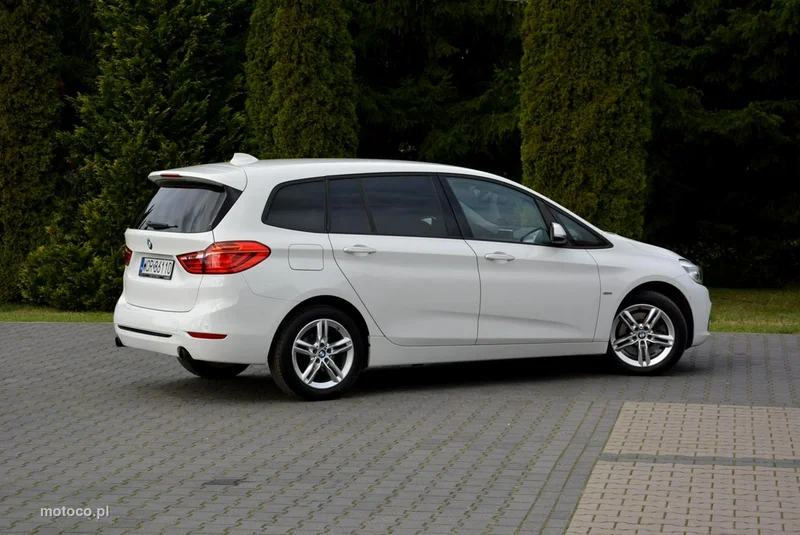 BMW Seria 2 F45 220 13