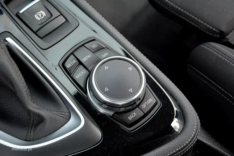 BMW Seria 2 F45 220 32