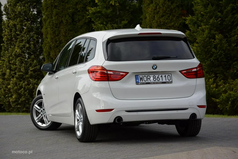BMW Seria 2 F45 220 7