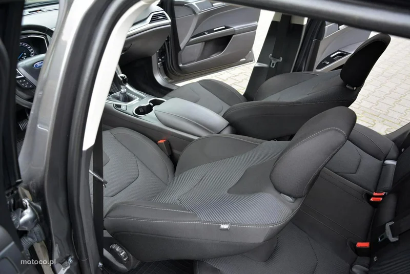Ford Mondeo V 23