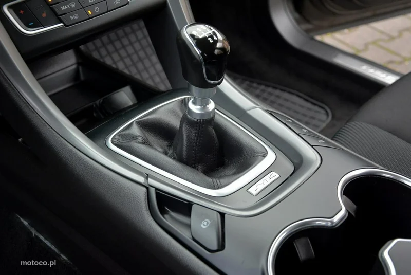 Ford Mondeo V 31