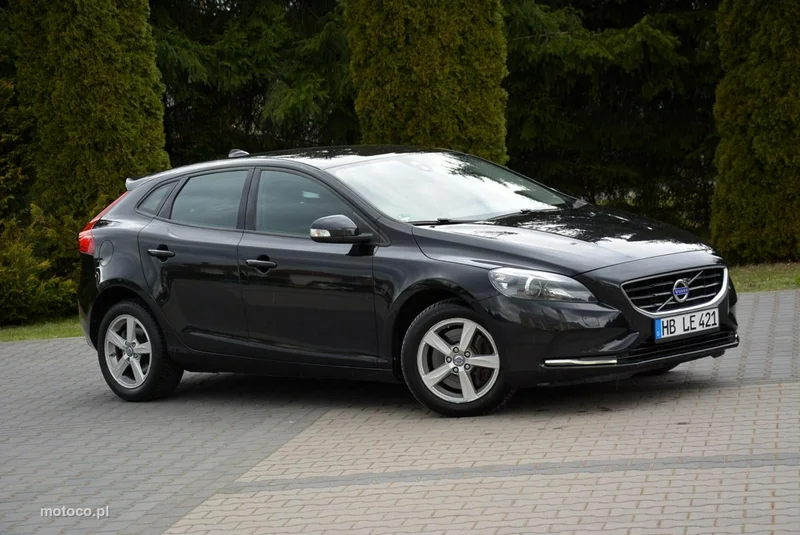 Volvo V40 11