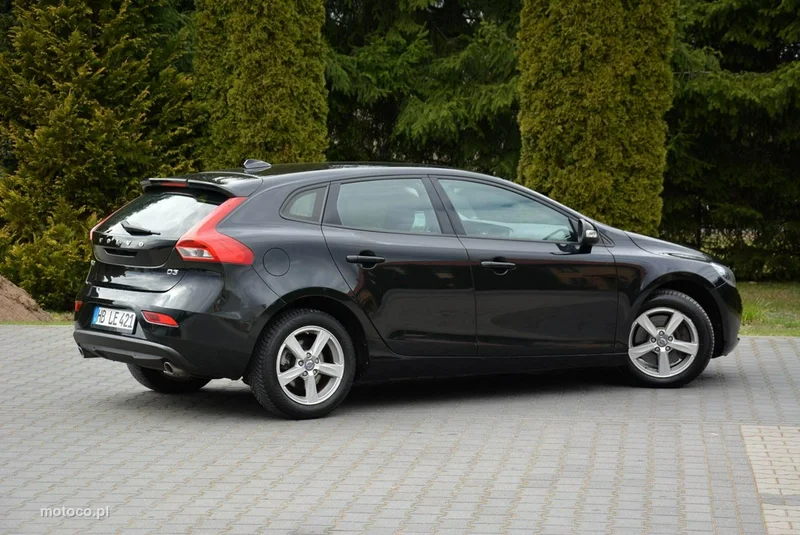 Volvo V40 13