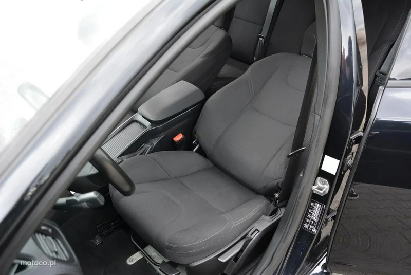 Volvo V40 19