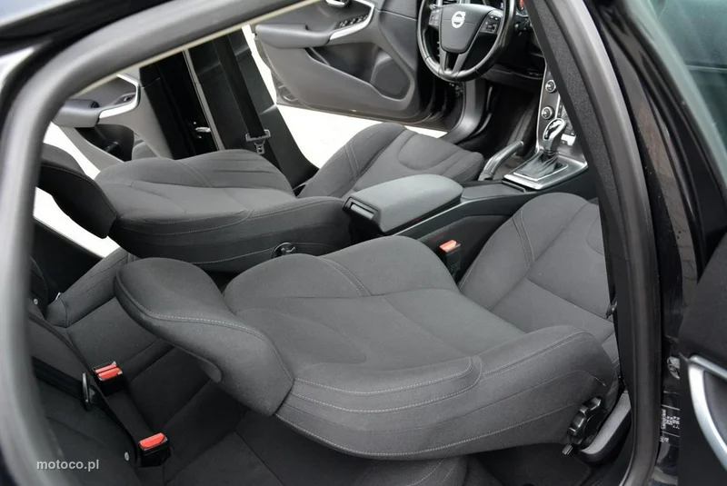 Volvo V40 21