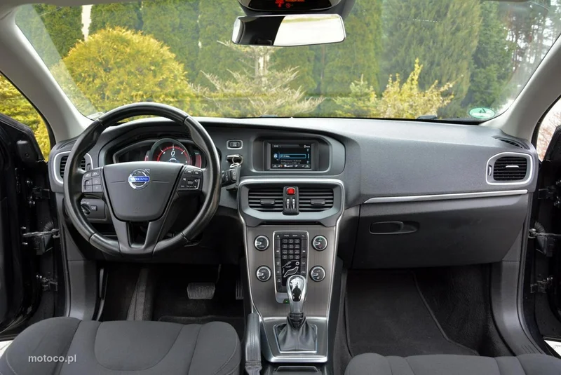 Volvo V40 26