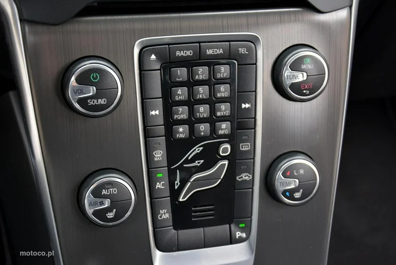 Volvo V40 30