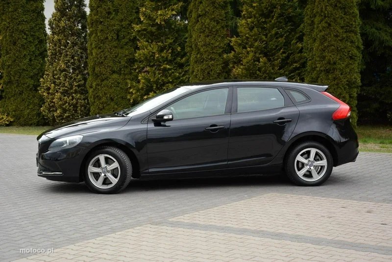 Volvo V40 4