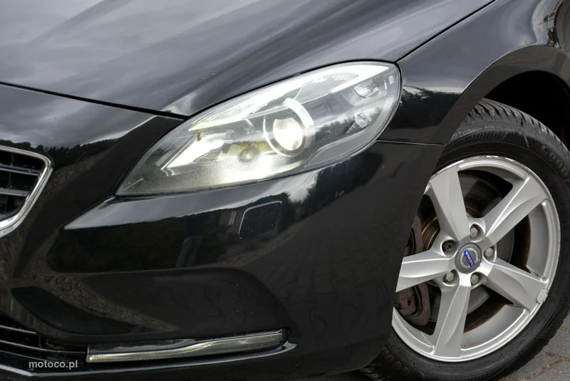 Volvo V40 8