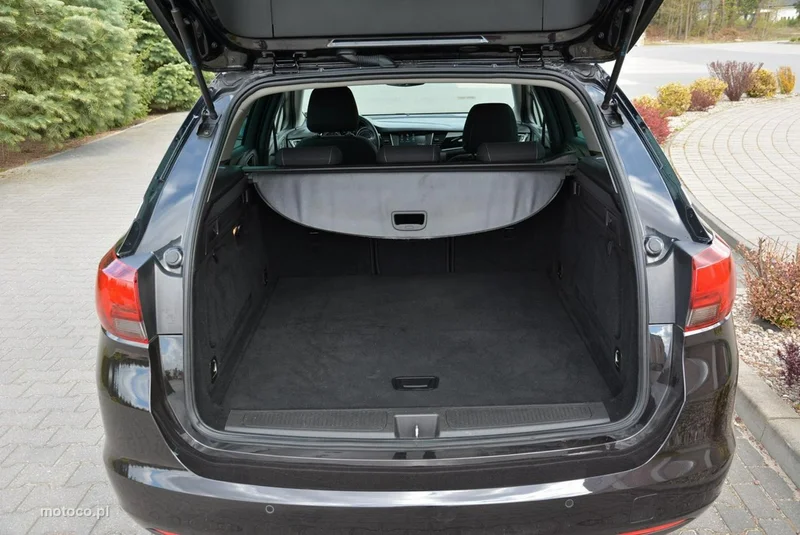 Opel Astra K 36