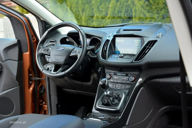 Ford Kuga II 17