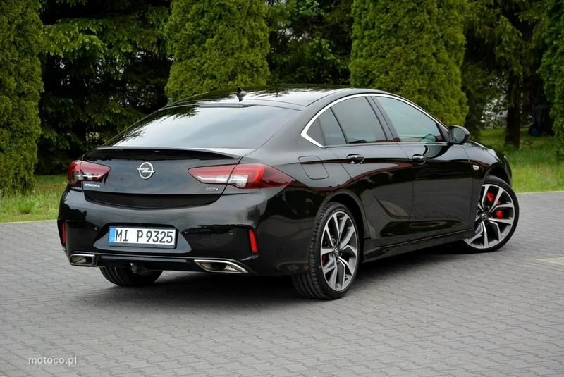Opel Insignia B 12