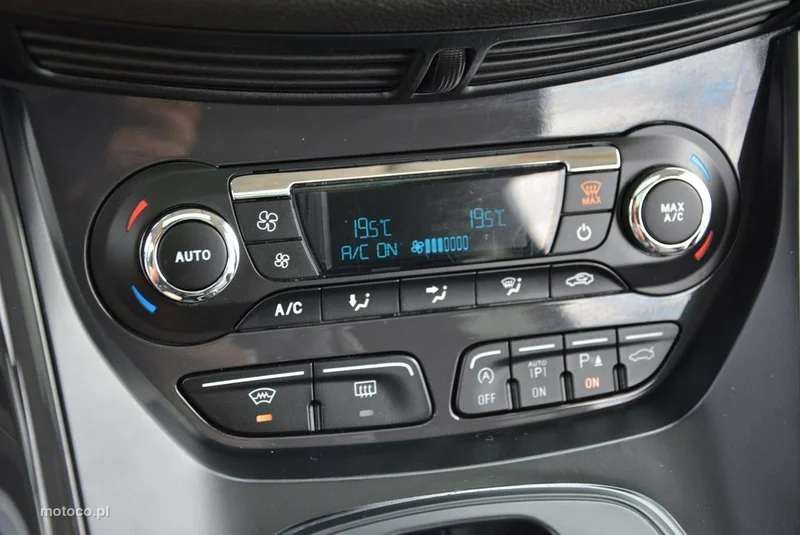 Ford Kuga II 28