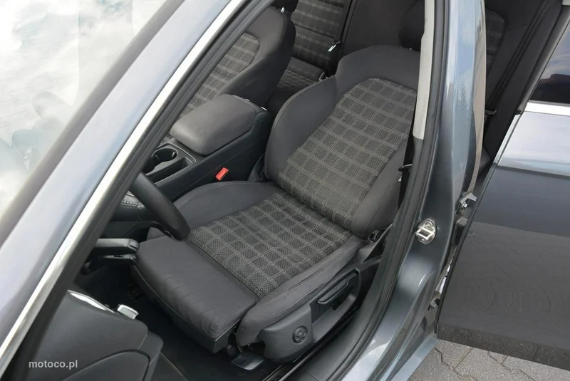 Audi A4 B8 19
