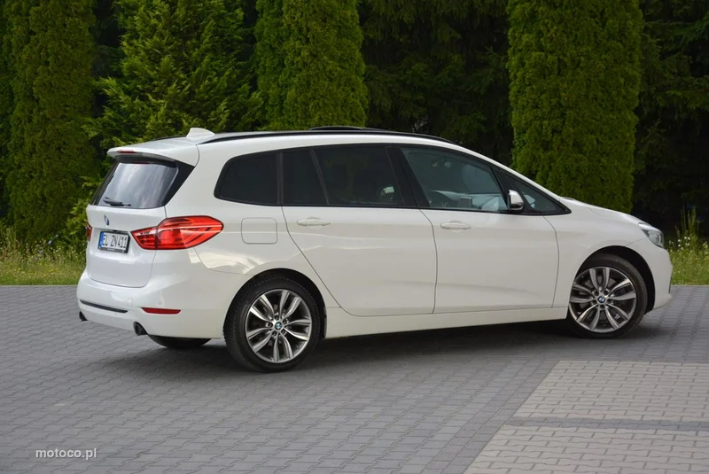 BMW Seria 2 F45 220 11
