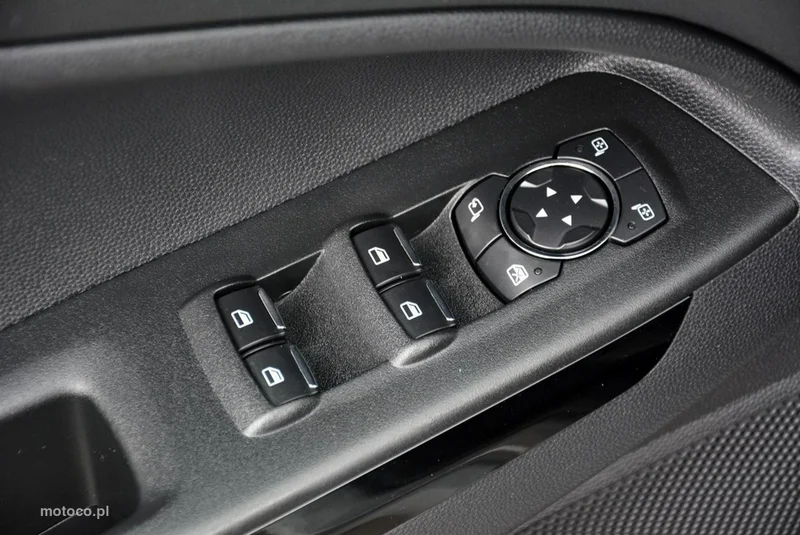 Ford EcoSport 32