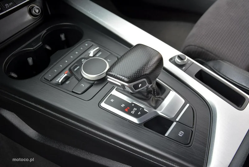 Audi A4 B9 32