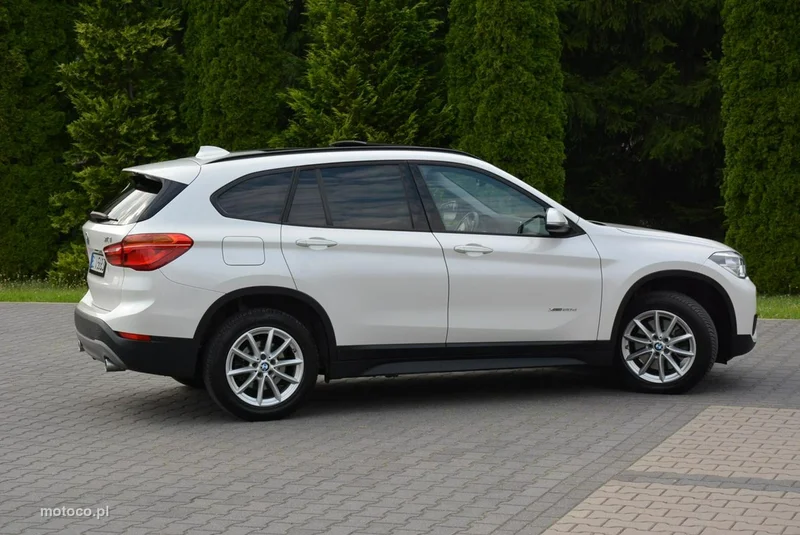 BMW X1 F48 11