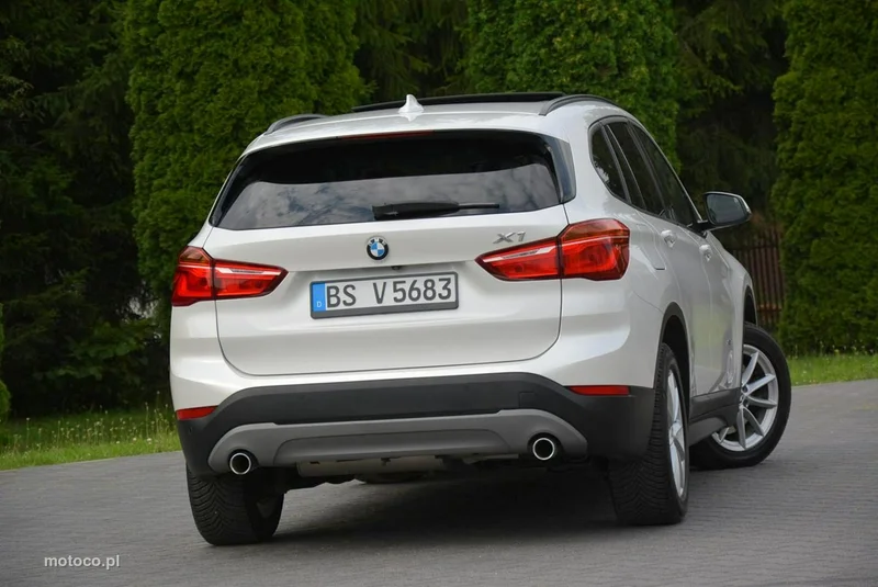 BMW X1 F48 13