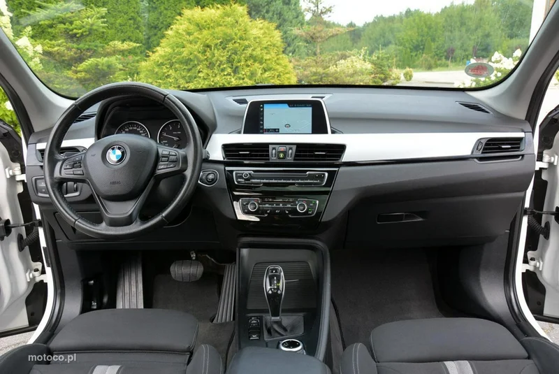 BMW X1 F48 21