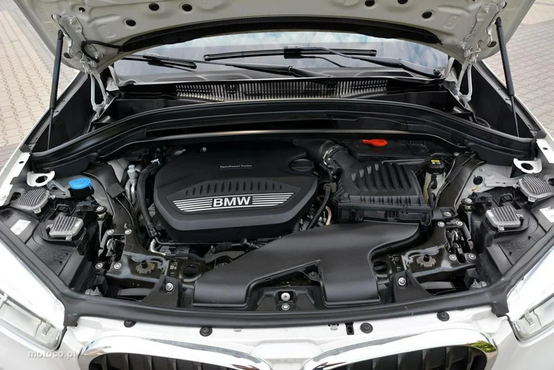 BMW X1 F48 37